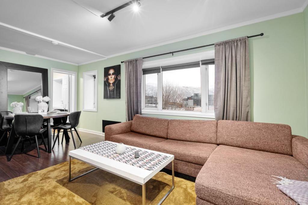 Bramy Apartments The Cozy View トロムソ エクステリア 写真
